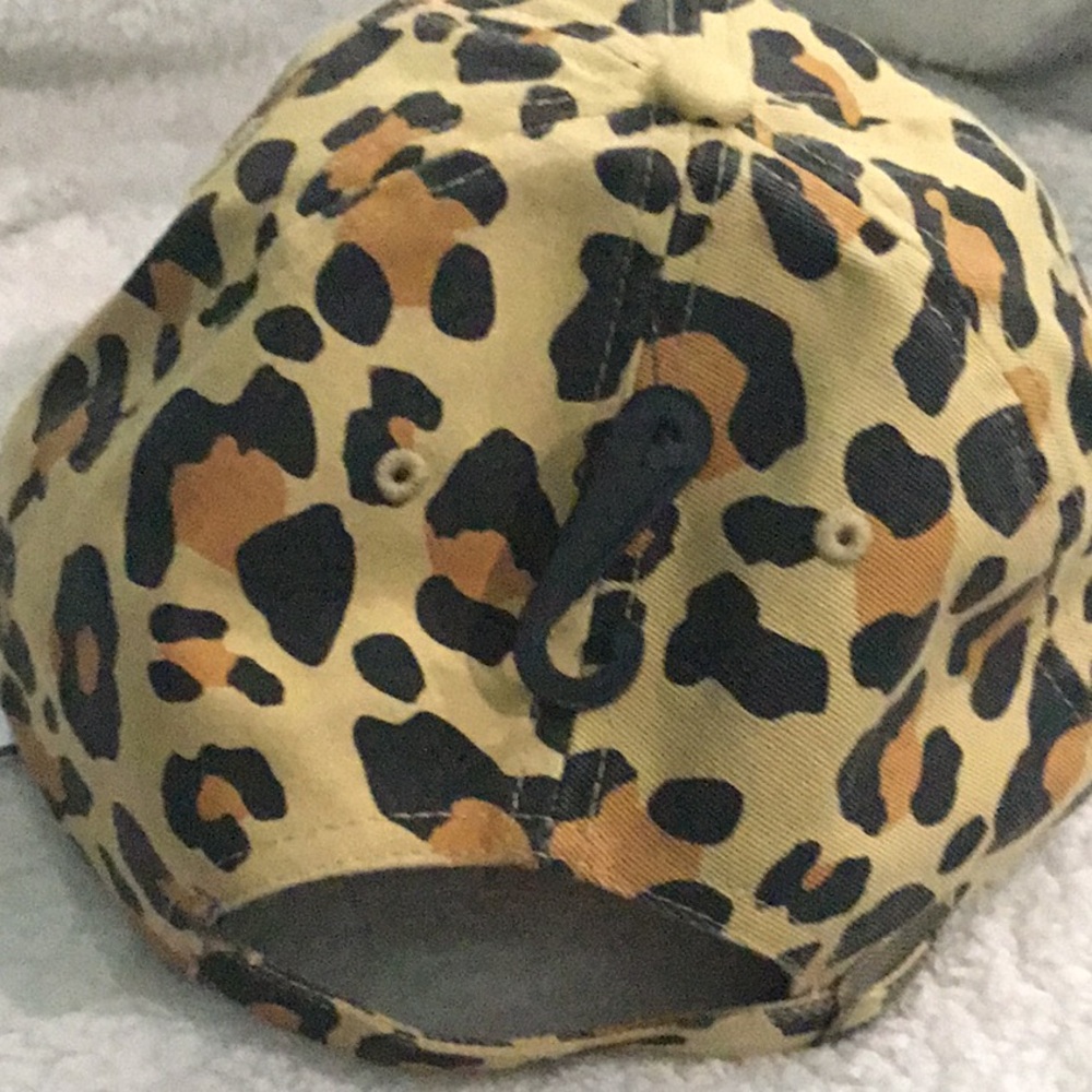 🆕⚾️NY Yankees ‘47 Women's Cheetah🐆Clean Up Adjustable Hat - Tan - Picture 4 of 8